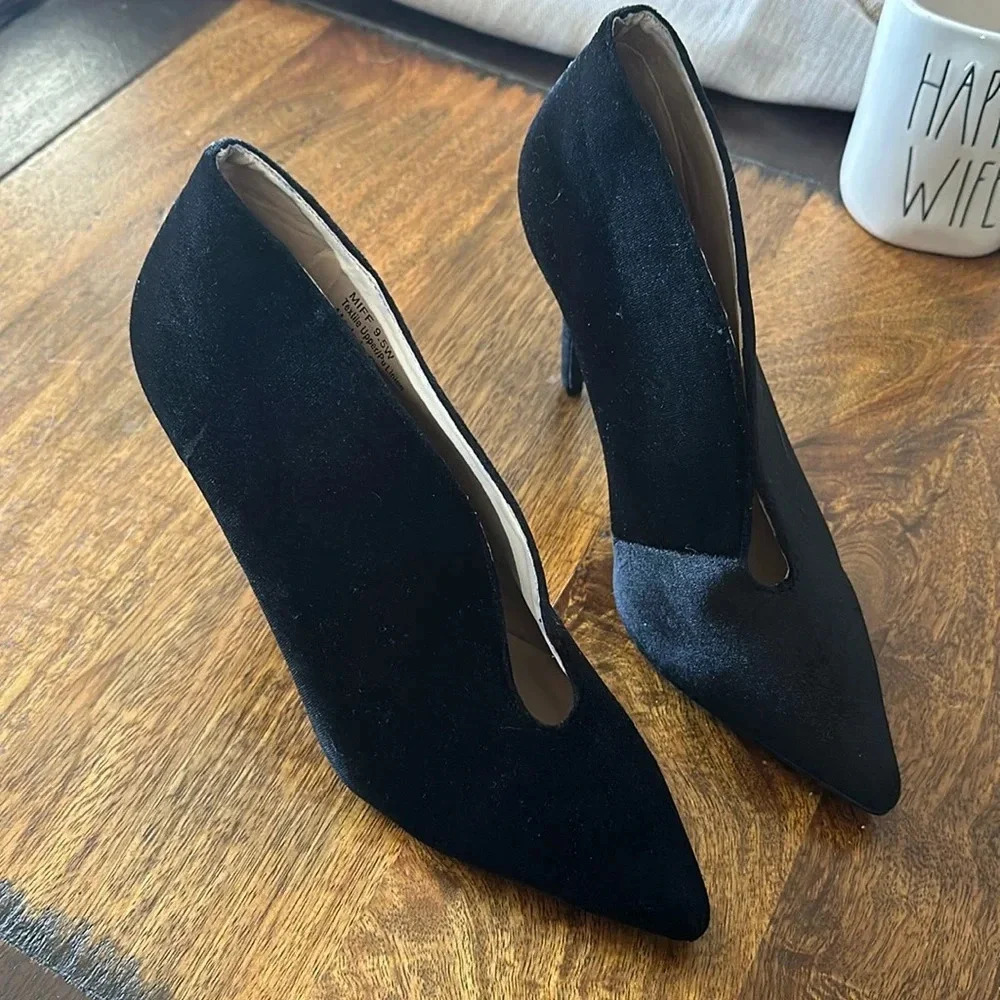 Penny loves Kenny ankle boot/shoes. 4”heel size 9.5
